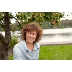 I SANDHEDENS TJENESTE