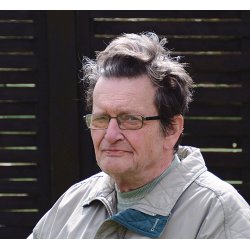 STJERNEPIGEN FRA RUINERNE