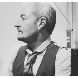 DEN SICILIANSKE HUND OG DE TO AGENTER