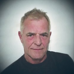 LABYRINTEN OG DET BLVIOLETTE BJERG