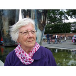 RUMLE SAMLER P&Aring; VENNER