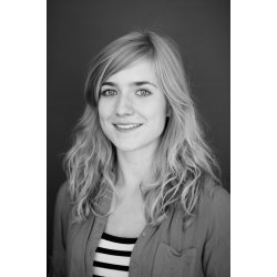 PLANEN MED DEN R&Oslash;DE KUFFERT E-bog