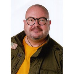 LIVET SET GENNEM EN PISTOLMUNDING