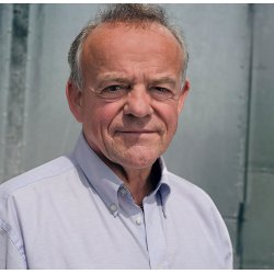 RUGBRDSJOURNALIST BLANDT STJERNER - Oplevelser p Demokraten og i ungdomsrene 1964-73