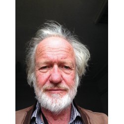 DEN FORSVUNDNE BARNDOM