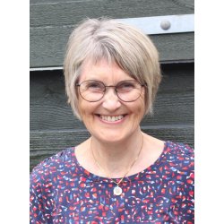 KIRSTEN FRA DANNEBROGSGRDEN - En fortlling om brn p landet i 1950erne