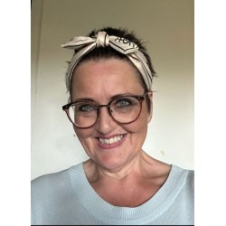 ALANI OG HATTESKYGGEN