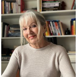 KAPTAJNEN OG ANDRE FORTLLINGER