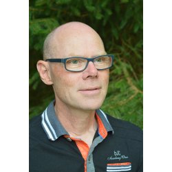 LUDERE, LORTEJOB, BAJERE OG BLUES - En gennemsnitsmands parodi af et liv