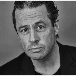 DER ER ET KOR AF ENGLE I DIN FNTRRER