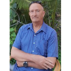 BLODM�NE OVER PARADISBYEN